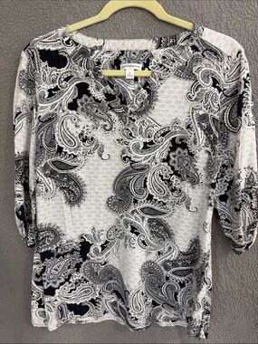 croft & barrow Black and White Paisley Long Sleeve V-Neck Top